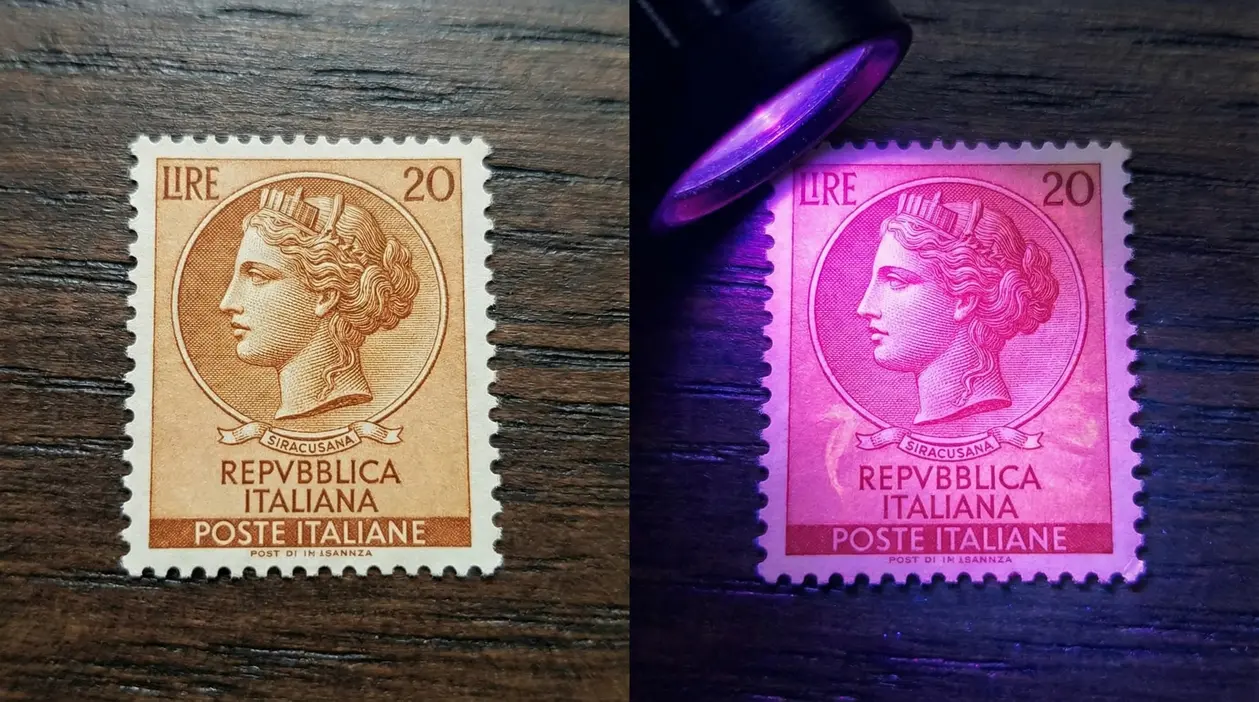 Francobollo italiano da 20 lire Siracusana mostrato alla luce normale e sotto luce UV